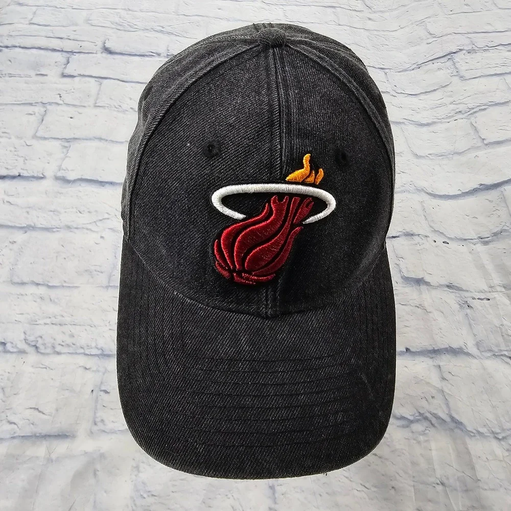 New Era Miami Heat Hat MENS OSFM Black Washed 9TWENTY NBA Strapback Baseball Cap